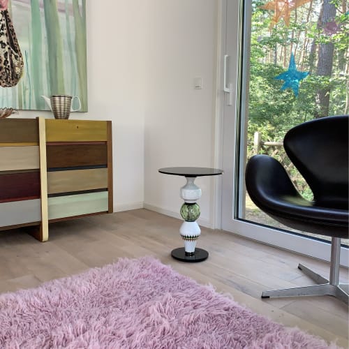 Vases Table "American Dream" | Side Table in Tables by Andreas Berlin