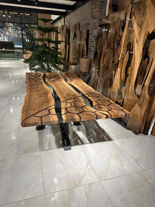Honeycomb Pattern Walnut with Clear Epoxy Resin | Dining Table in Tables by Gül Natural Furniture
