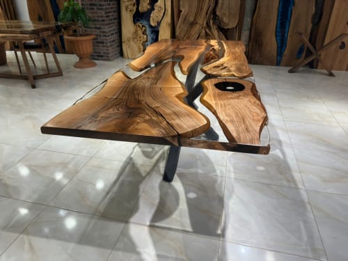 Live edge clear resin table top | Coffee Table in Tables by Gül Natural Furniture
