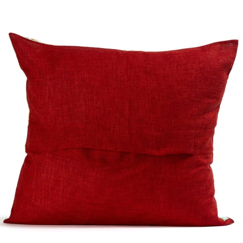"Brush walking" hand-painted 100% silk cushion cover | Pillows by Natalia Lumbreras