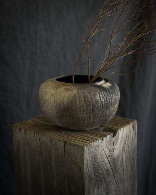 Cenizas Distressed Vessel No.3 | Sculptures by Alex Roby Design