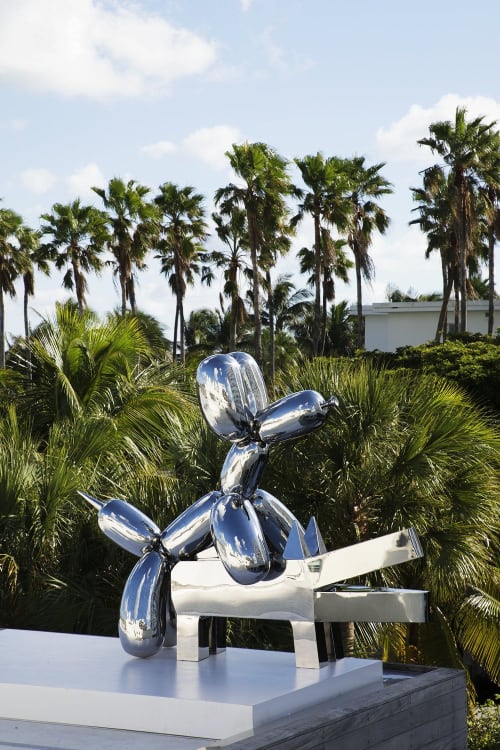 Love Dogs sculpture | Public Sculptures by Michael Benisty | SLS South Beach in Miami Beach