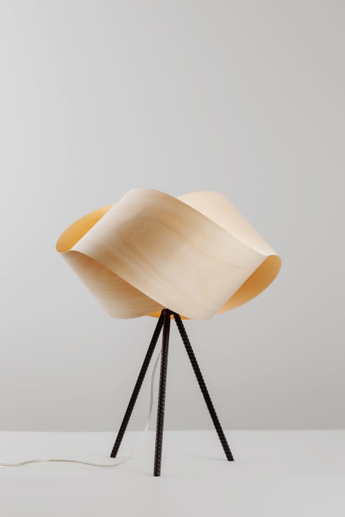 UFO Tabelle - Enigmatic Table Lamp | Lamps by Traum - Wood Lighting
