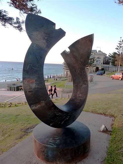 relationship: together series | Public Sculptures by R.M. (Ron) Gomboc  Cit.WA | Grant Marine Park in Cottesloe