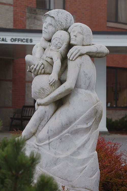 Vermont Family | Public Sculptures by Jim Sardonis | Gifford Medical Center in Randolph