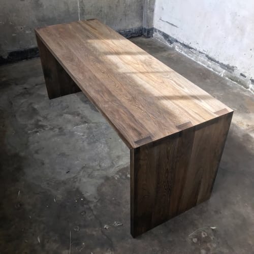 Dovetail Oak Table | Tables by Old Fashioned Lumber