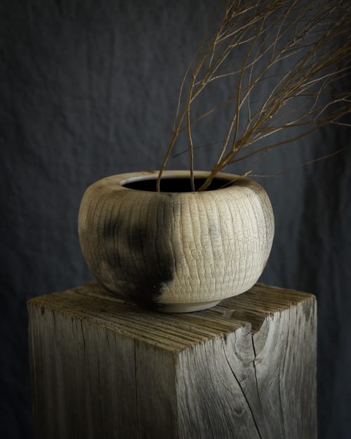 Cenizas Distressed Vessel No.4 | Sculptures by Alex Roby Design