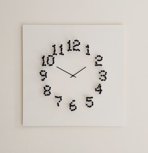 ""Mocap WHITE/BLACK" illusionistic wall clock" | Decorative Objects by JAN PAUL