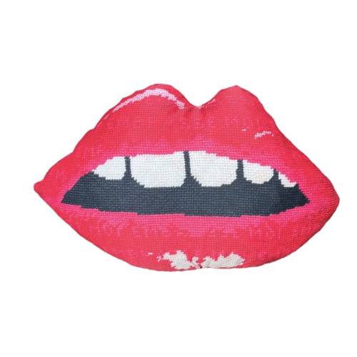 EMBRASSE MOI sculpted lips cotton sateen pillow /custom made | Pillows by Mommani Threads
