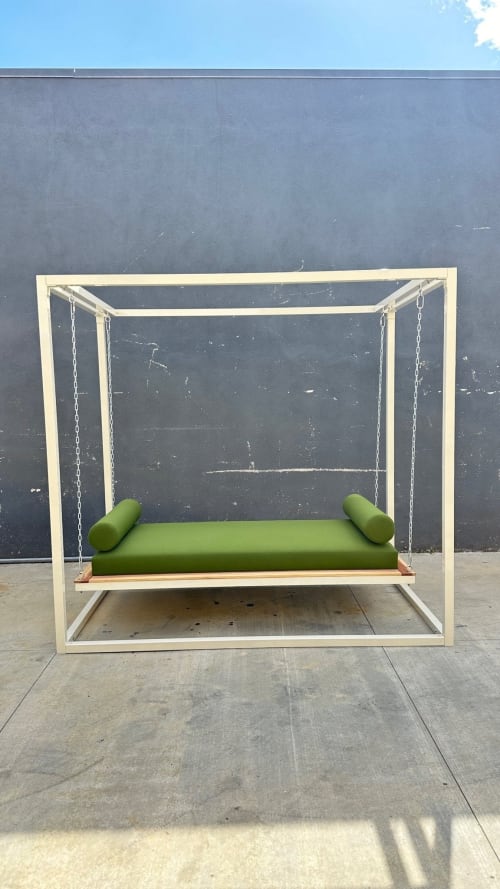Single SwingBed | Picnic Table in Tables by SwingTables