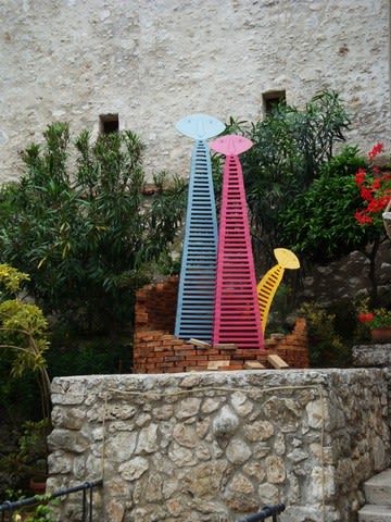 Was Our Sacrifice Worth It | Sculptures by Dave Fowell | La Locanda del Castello in Roccasecca