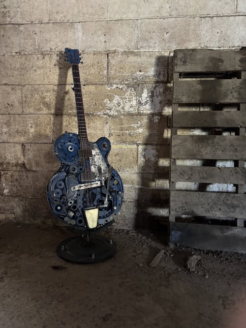 Clutch | Sculptures by Treasures From Turkey Run