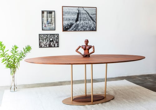 "Pilar" Modernist Style Dining Table | Tables by Alessandra Delgado Design | Private Residence - São Paulo - SP in Pinheiros
