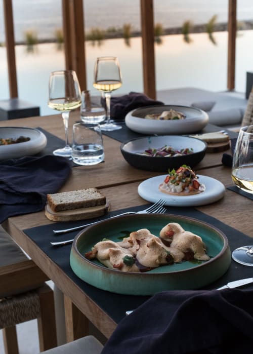 Green dinner plate | Ceramic Plates by Homatino ceramics | Rocabella Mykonos Art Hotel & SPA in Agios Stefanos