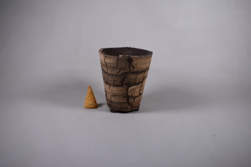 Hk-1 | Vases & Vessels by COM WORK STUDIO