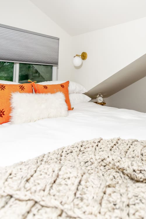 Linens & Bedding | Linens & Bedding by Likewoah Handmade (Sam) | Private Residence, Golden in Golden
