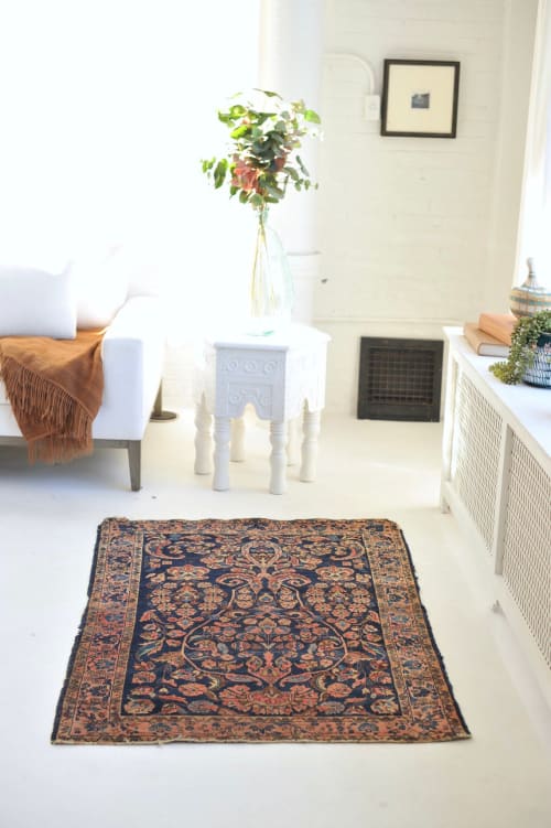 Royal Vase Design | Rugs by The Loom House