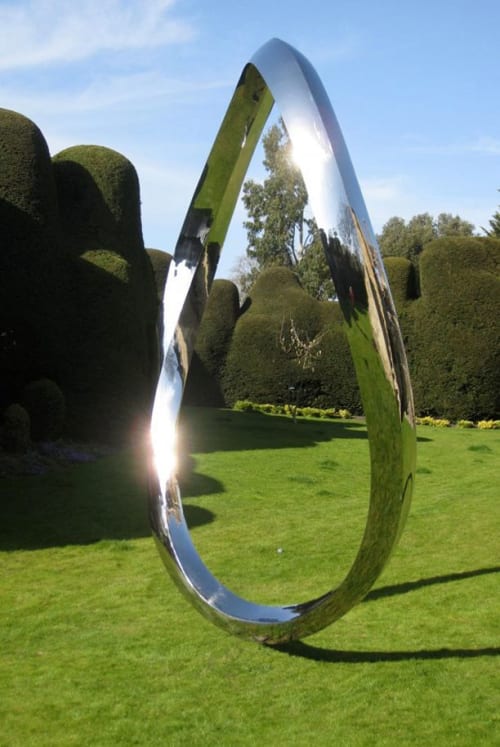 Endless Curve No.5 | Public Sculptures by Wenqin CHEN | John Makepeace Furniture Ltd in Beaminster