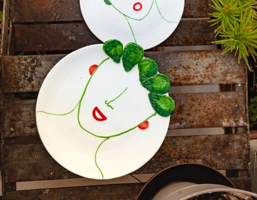 Carmelina plate with reliefs | Dinnerware by Patrizia Italiano