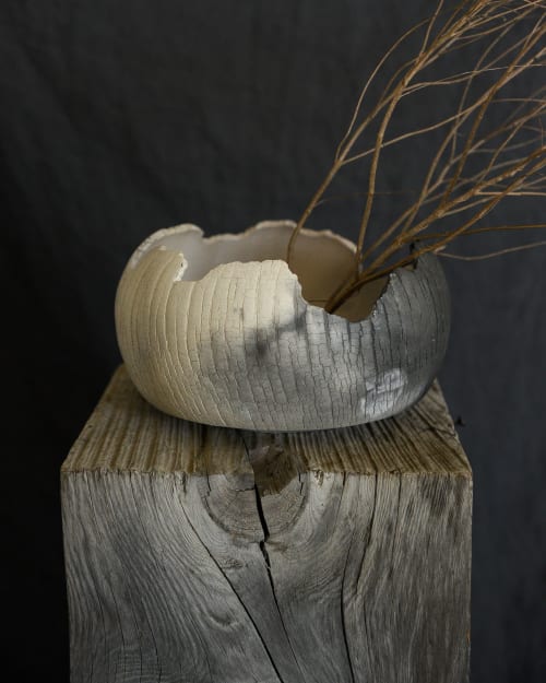Cenizas Distressed Form No.2 | Sculptures by Alex Roby Design
