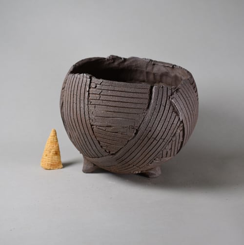 Co4-11 | Vases & Vessels by COM WORK STUDIO