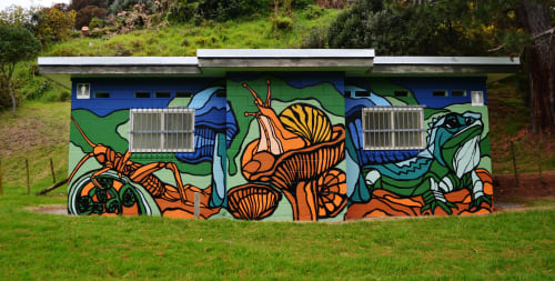 Otaihanga public toilets | Murals by Theo Arraj