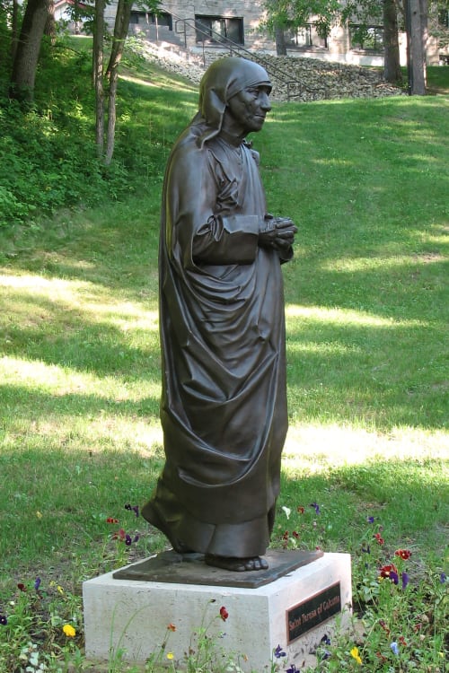 Saint Teresa of Calcutta | Public Sculptures by Alec M. Smith | Saint Mary's University of Minnesota in Winona