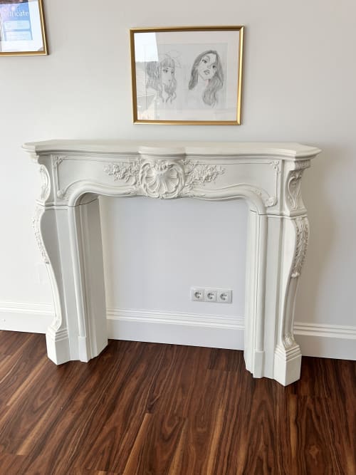 Fireplace Surrounding with Shell-Rosettes | Fireplaces by ultimate European
