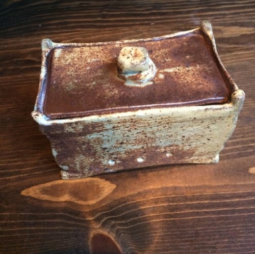 Garlic Box | Tableware by Linda Peterson | Mud 'n Biscuits Ceramics