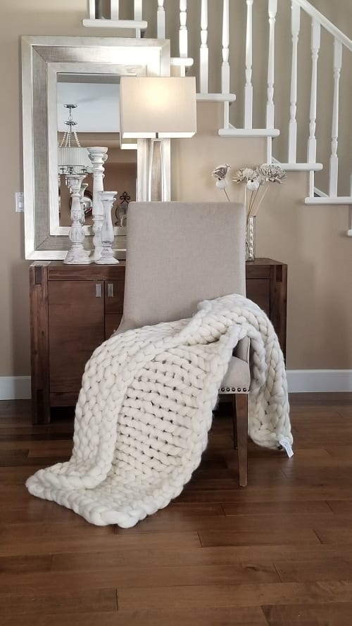 Chunky knit Queen Size Merino Wool blanket | Linens & Bedding by Knit Like A Boss