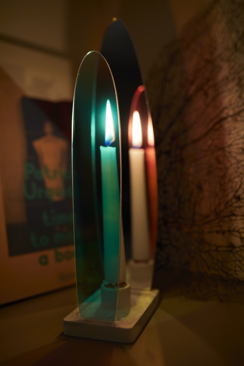 Onnda Flame  Filiform Candleholder iridescent | Candle Holder in Decorative Objects by Catrinel Săbăciag
