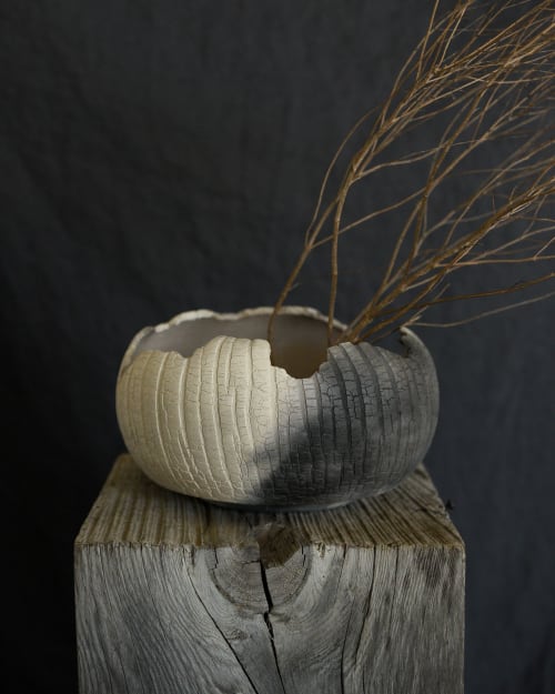 Cenizas Distressed Form No.1 | Sculptures by Alex Roby Design
