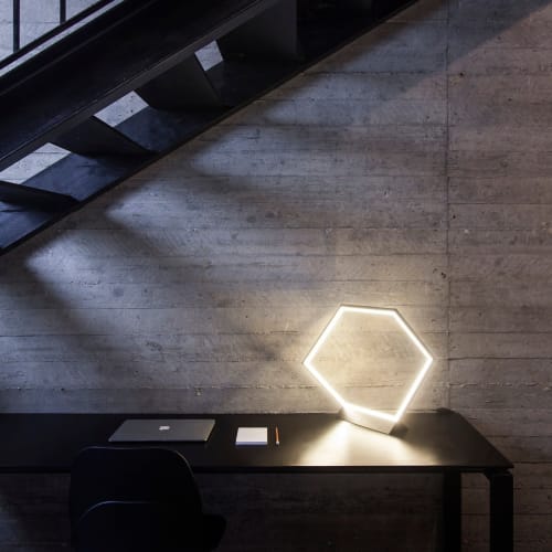 "Oi" - Table Lamp | Lamps by Ariel Zuckerman Studio