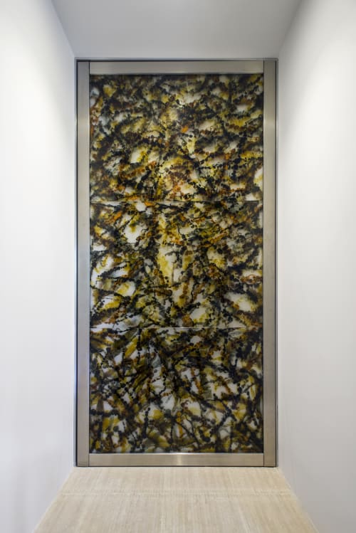 JIMMIZ BRAINZ Wall mounted glass piece | Murals by Studio Orfeo Quagliata