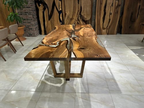 Custom Clear Epoxy Dine Table | Dining Table in Tables by Gül Natural Furniture