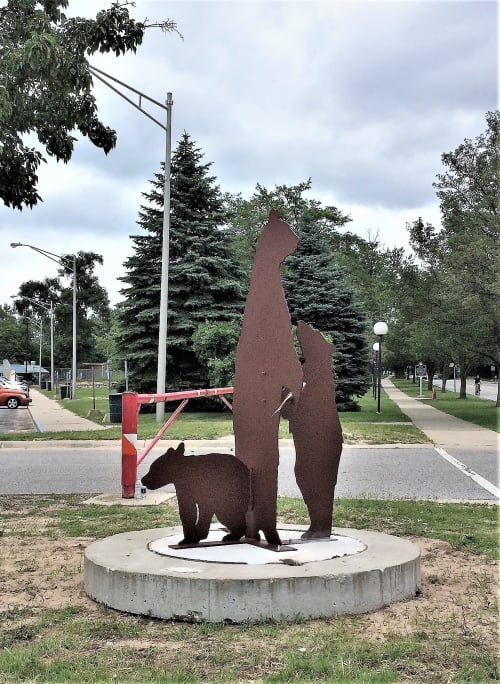 BEAR FAMILY GOES TO THE ZOO | Public Sculptures by jim collins sculpture