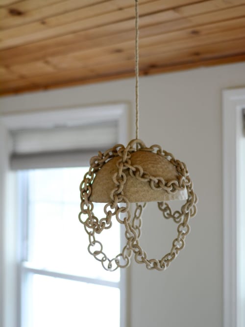 Stoneware chain pedant light