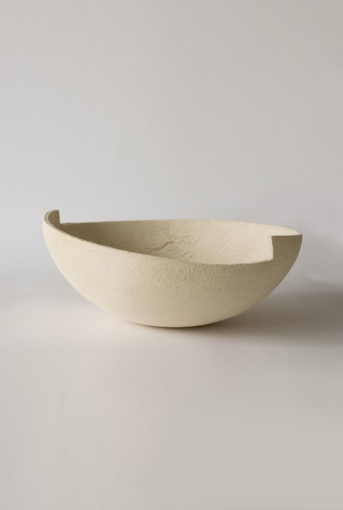 Organic unglazed decorative bowl, Artistic minimal sculpture | Decorative Objects by Àlvar Martinez