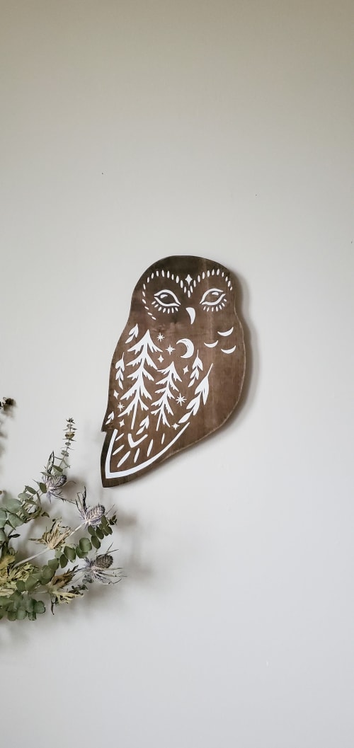 Owl wood wall art, Woodland nursery decor wall hanging gift | Wall Hangings by Studio Wildflower