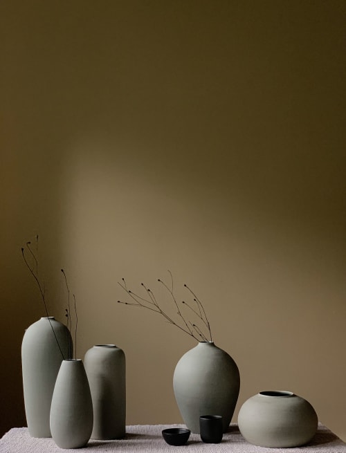 Gota | Vases & Vessels by ENCRUDO