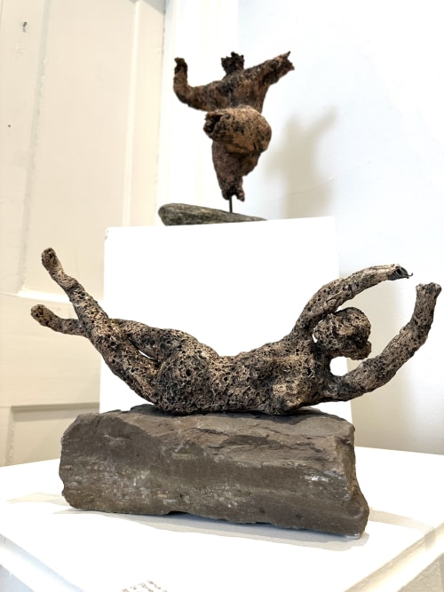 Venus in the Rock's Embrace | Sculptures by Catharina Goldnau Ceramics