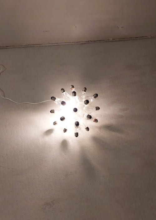 "Spare"    light-object/tablelamp constructed of lightbulbs | Lamps by JAN PAUL | Galerie 'Bij Leth' in Emmen