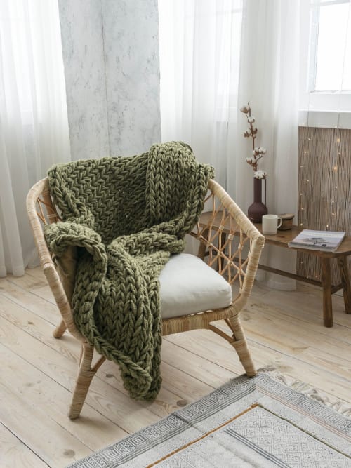Chunky khaki green knit blanket | Linens & Bedding by Anzy Home
