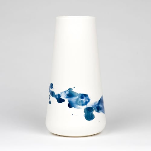 OPGEROLD big vase | Vases & Vessels by Studio Ineke van der Werff