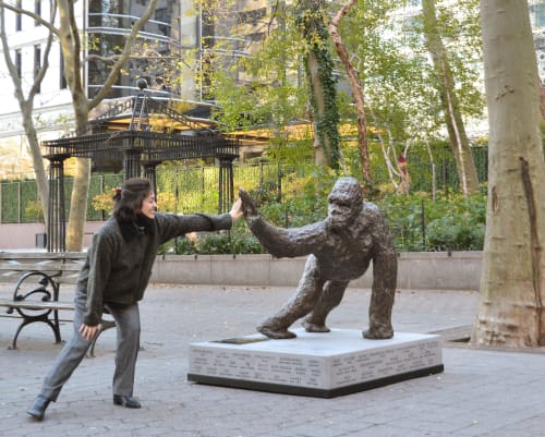 PEACE GORILLA | Public Sculptures by Noa Bornstein | Dag Hammarskjöld Plaza in New York