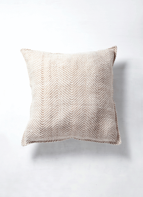 VALLE PILLOW | Pillows by AWANAY