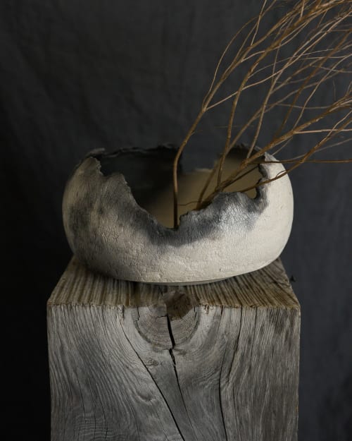 Cenizas Distressed Form No.3 | Sculptures by Alex Roby Design