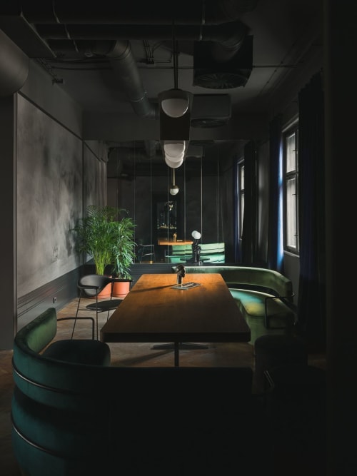 Chairs | Chairs by Gubi | Leticia Gin Bar in Beograd