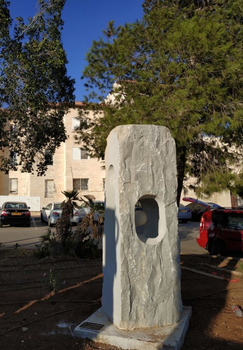 In the mother womb | Public Sculptures by Rafail Georgiev - Raffò