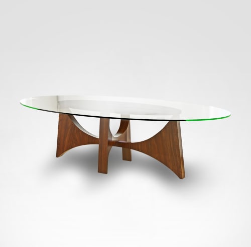 "Planalto" Minimalist Dining Table | Tables by Alessandra Delgado Design | Private Residence - São Paulo - SP in Pinheiros